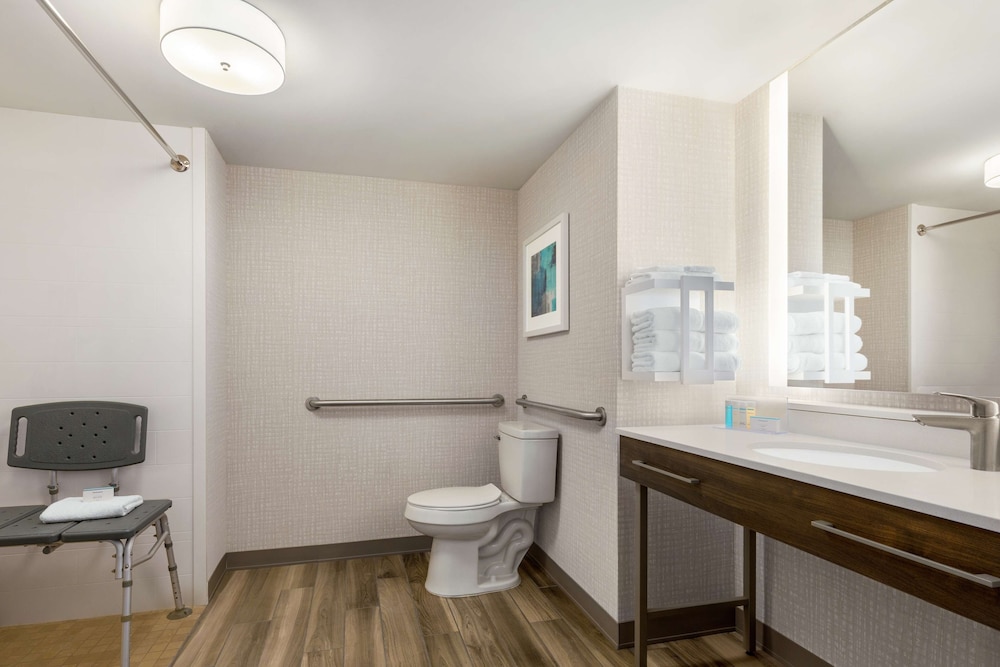 Hampton Inn and Suites Salisbury/Fruitland 24/58