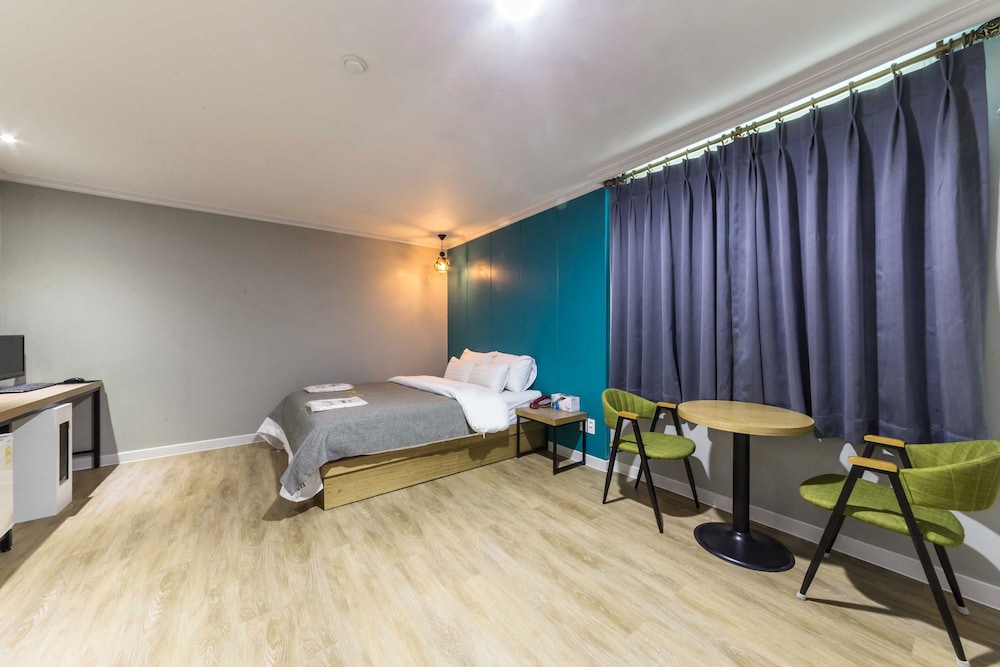 Ost Hotel 9/66