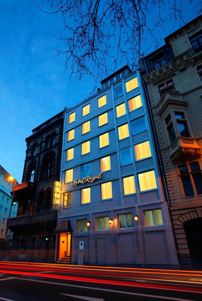 Centro Hotel Royal 3/33
