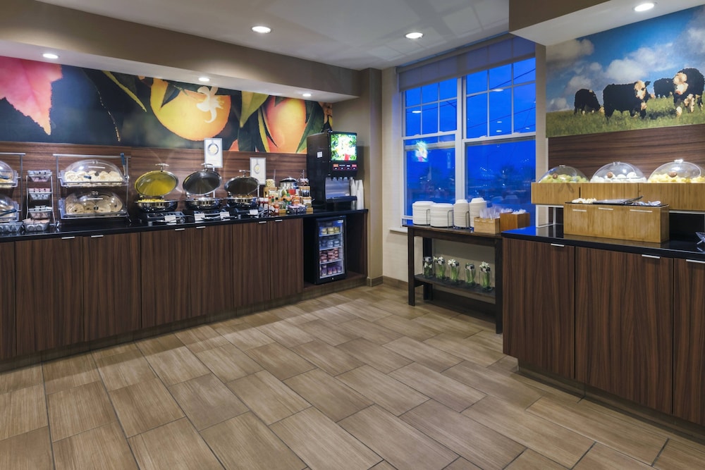 Fairfield Inn Kansas City Downtown Union Hill By Marriott 8/40