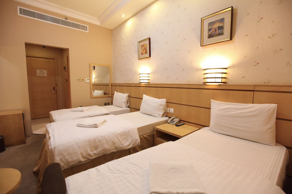 ROOM, TRIPLE