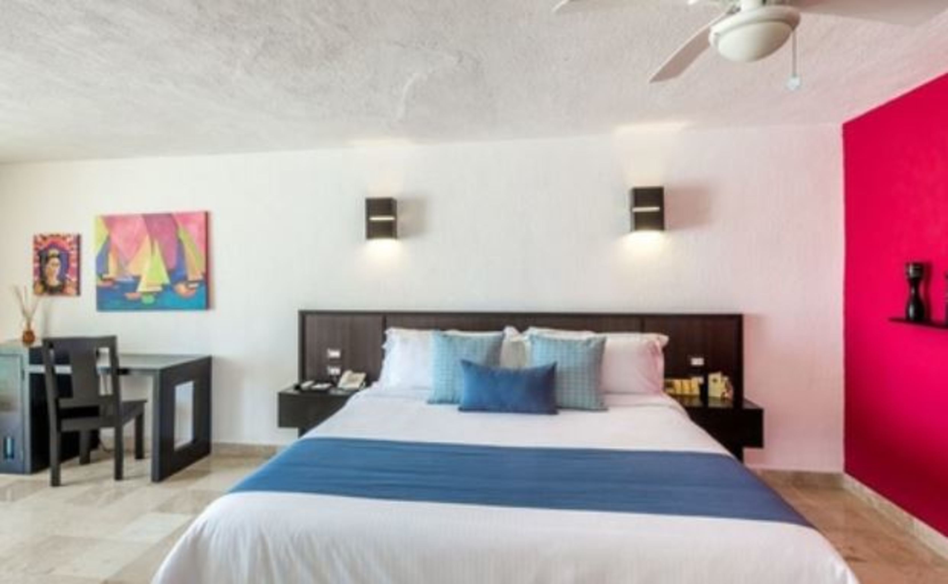 Deluxe, Double Bed