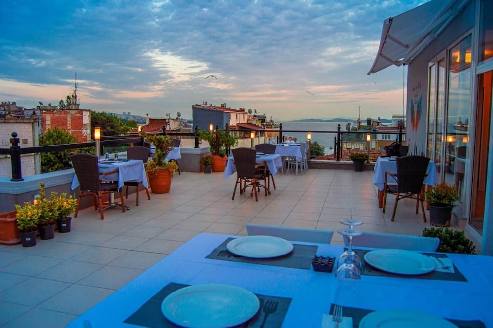 Sarnic Premier Hotel 50/61