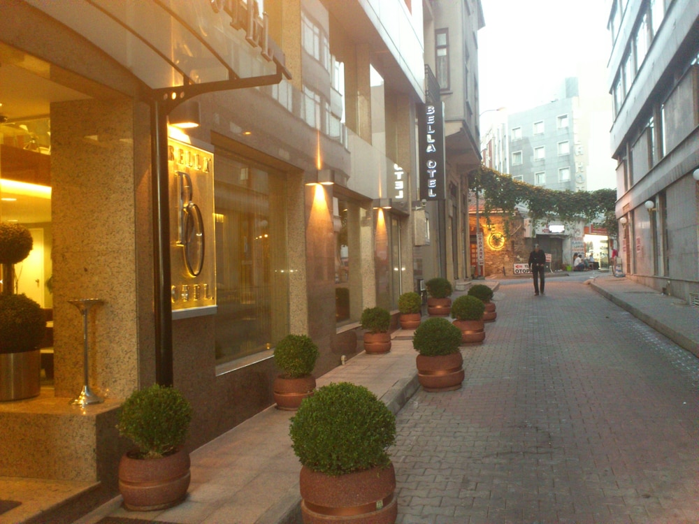Bella Hotel 42/45