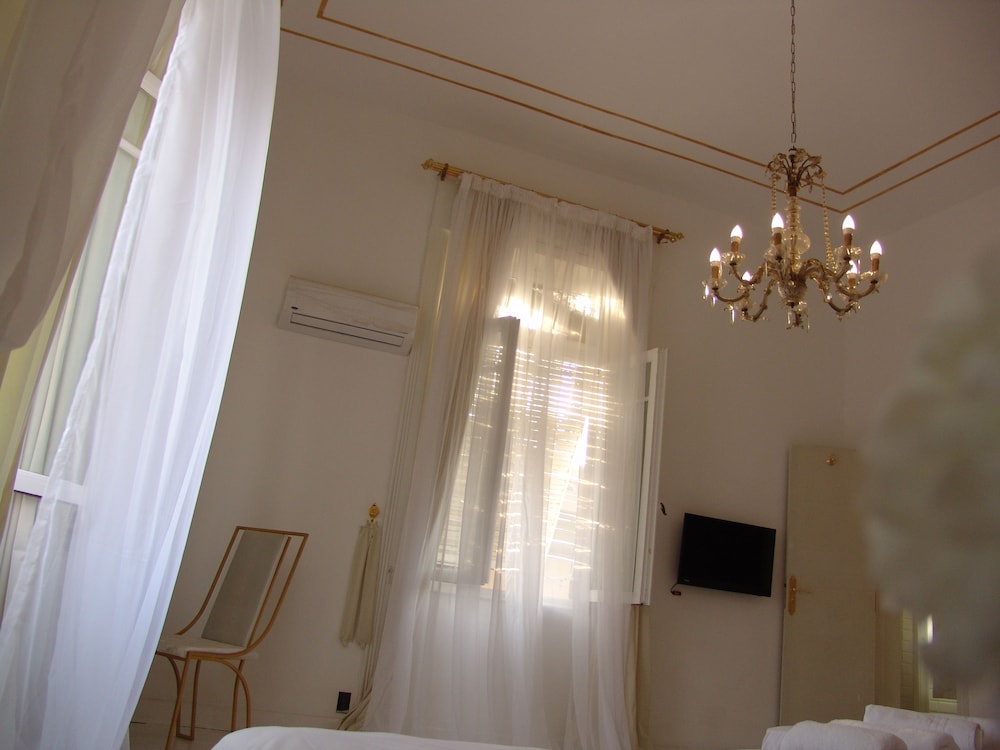 Hotel Velvet 1928 27/41