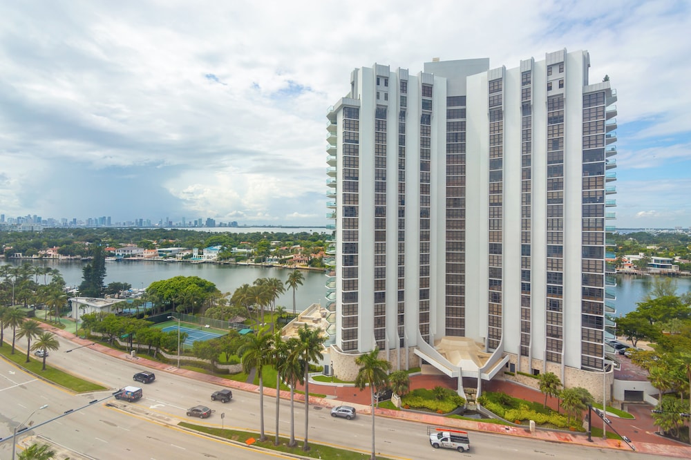 Girasole Apartments 3/50