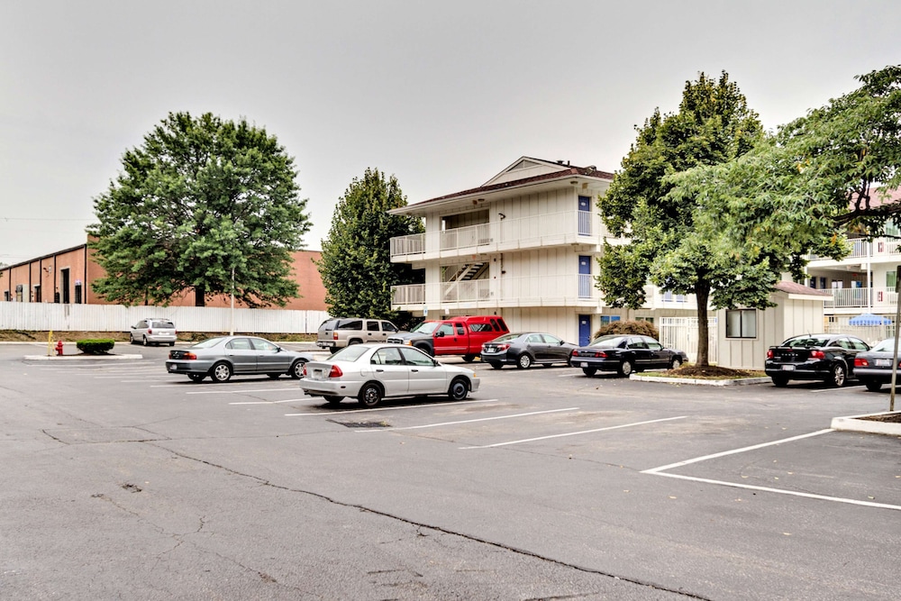Motel6 Linthicum Heights, MD - BWI Airport 21/27