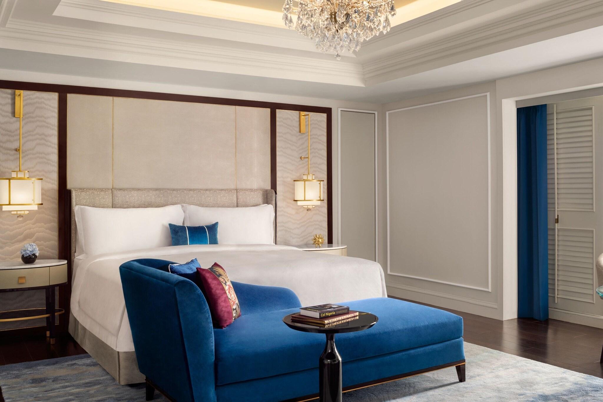 Suite, King Bed