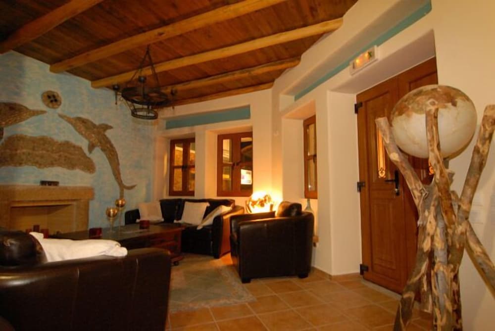 PANTELI BEACH STUDIOS APARTMENTS 17/50