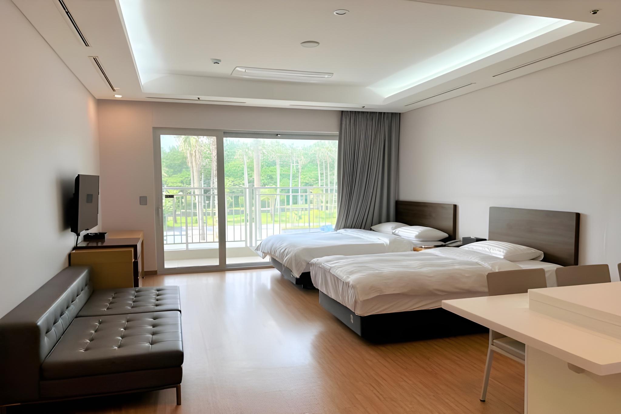 Superior, Family, Twin Beds, Kitchen