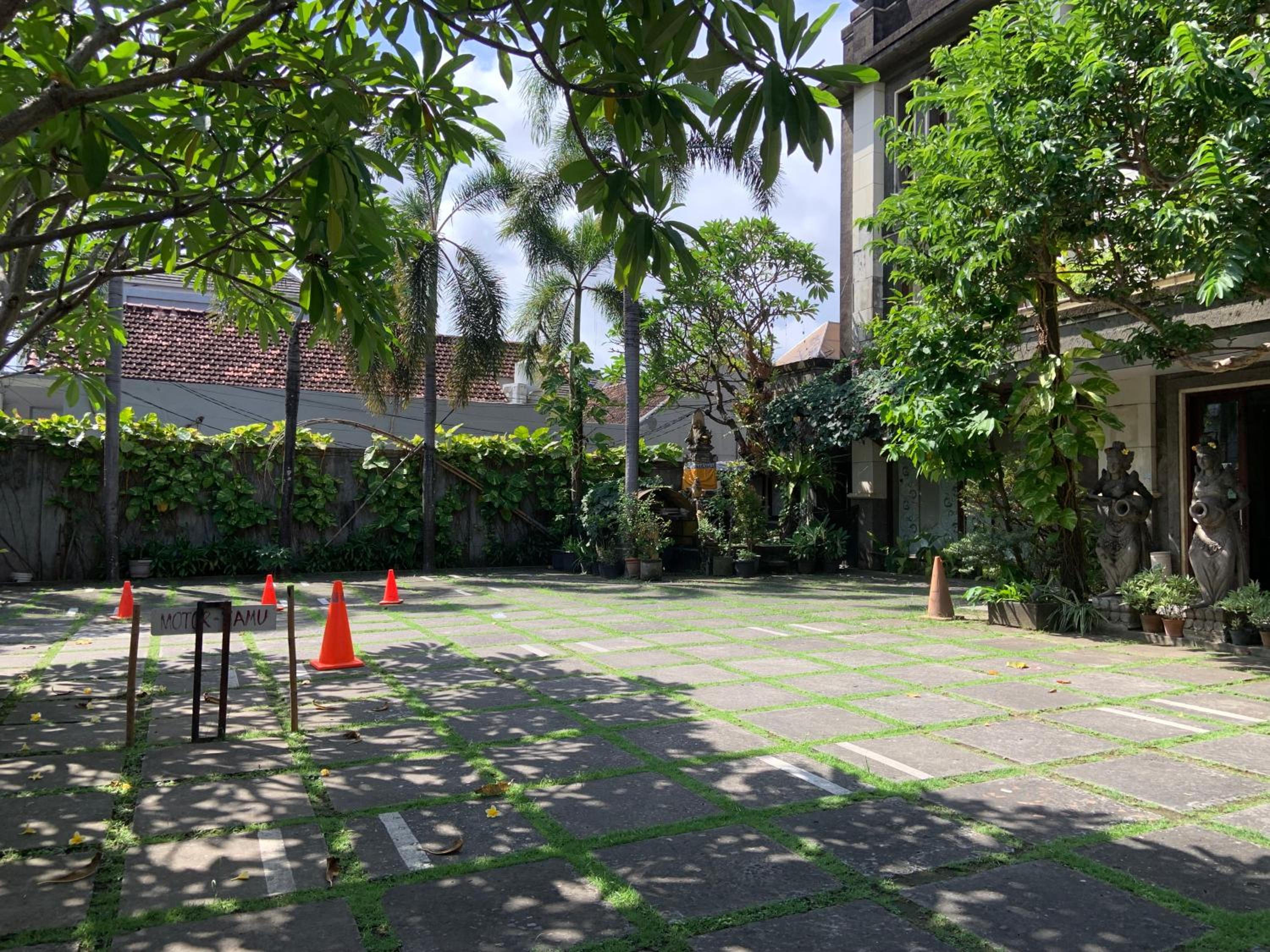 Nirwana Hotel 29/35