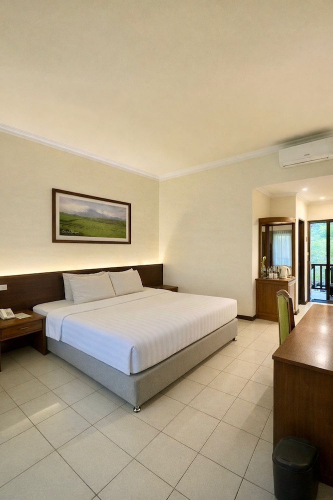 Grand Whiz Hotel Trawas Mojokerto 8/50