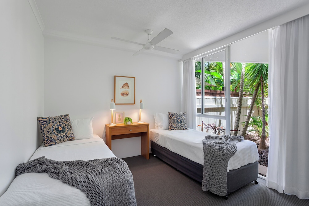 NOOSA TROPICANA 15/50