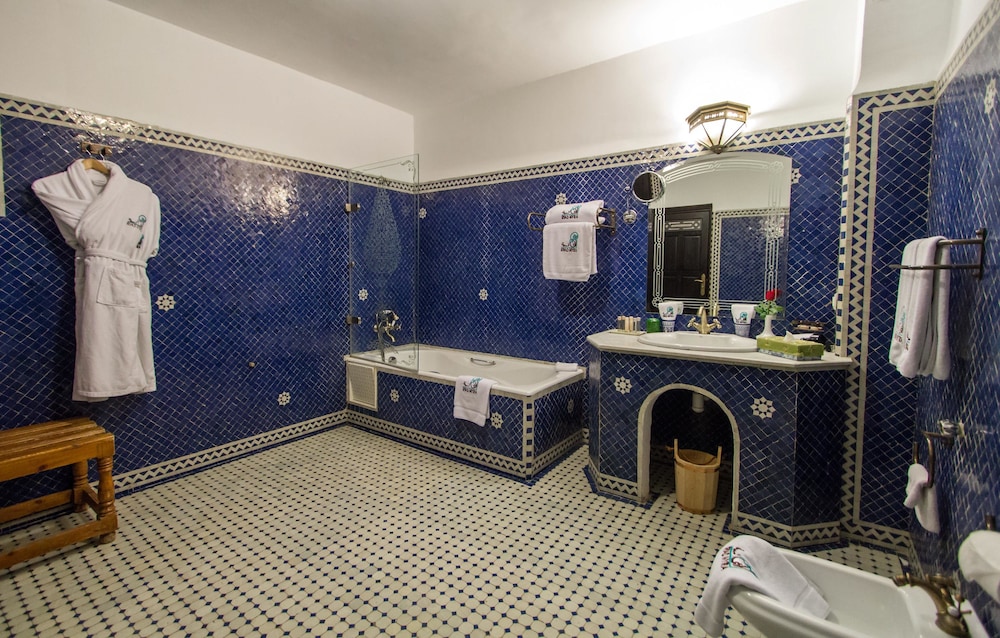 Riad Myra 23/75