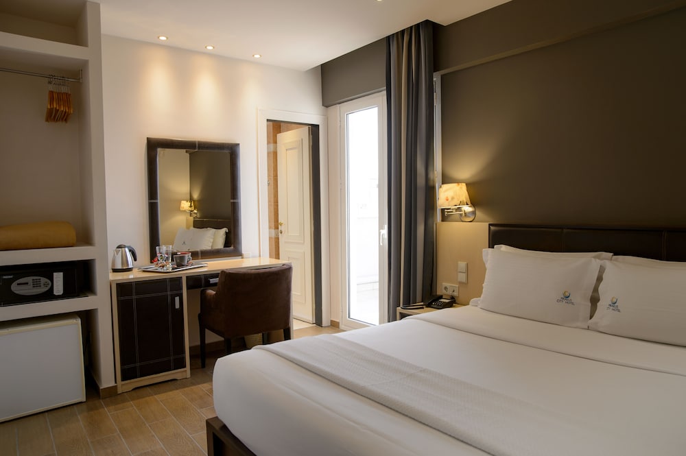 Piraeus City Hotel 9/63