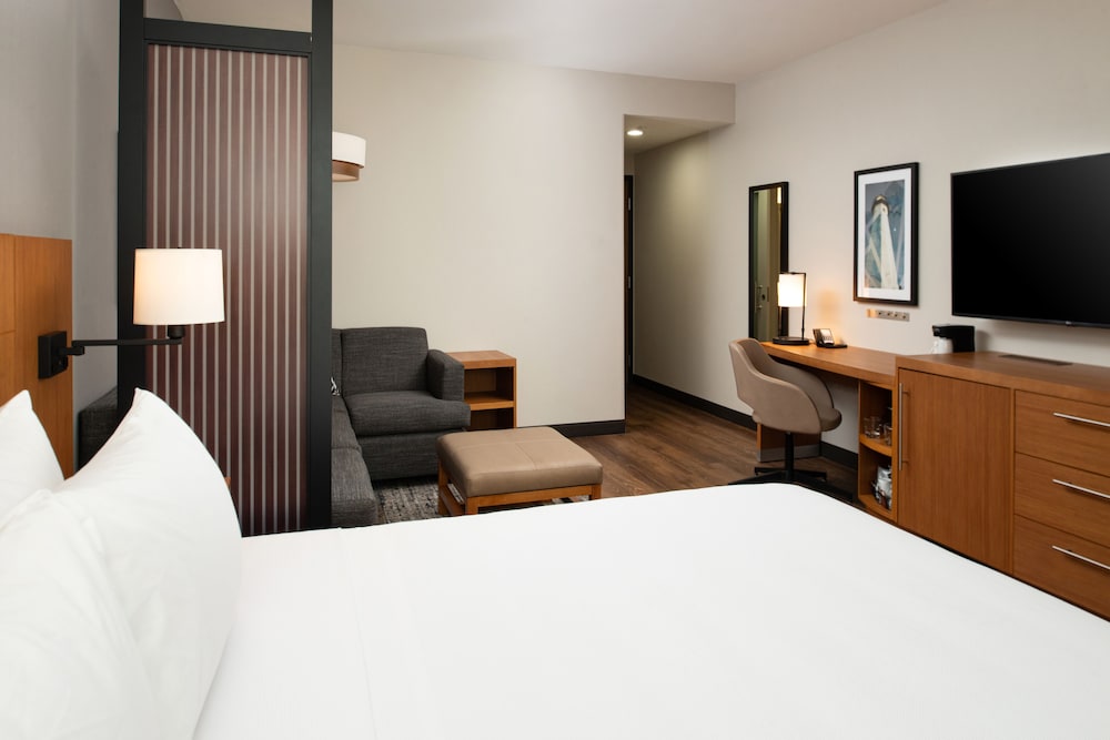 ROOM, KING BED, SOFA