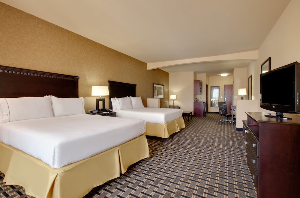 Holiday Inn Express Hotel Suites Ennis 22/70