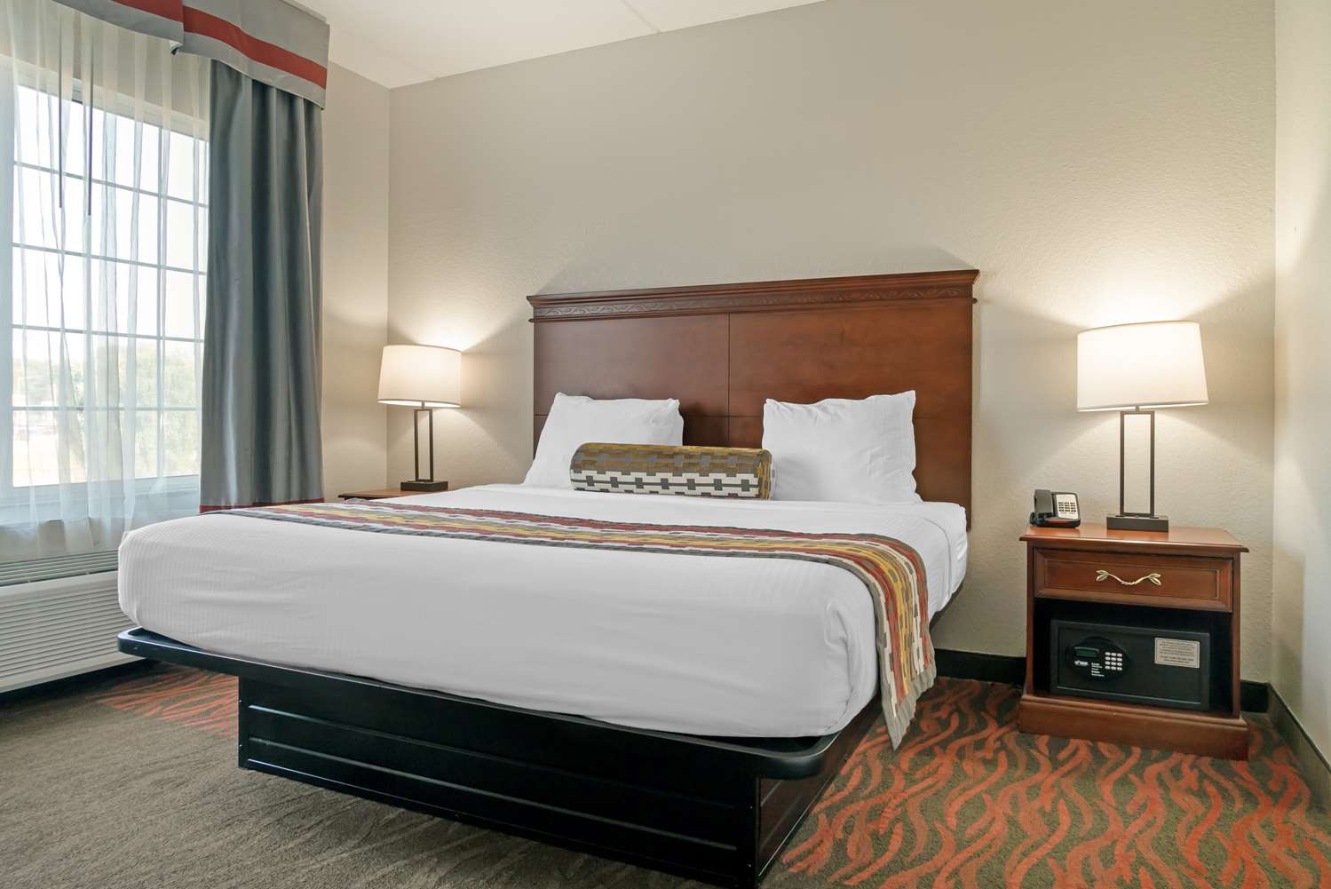 Room, King Bed, Bathtub, Accessible