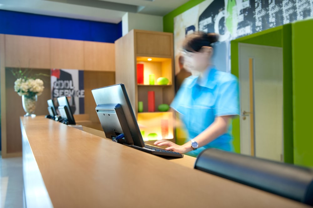Ibis Budget Semarang Tendean 52/54