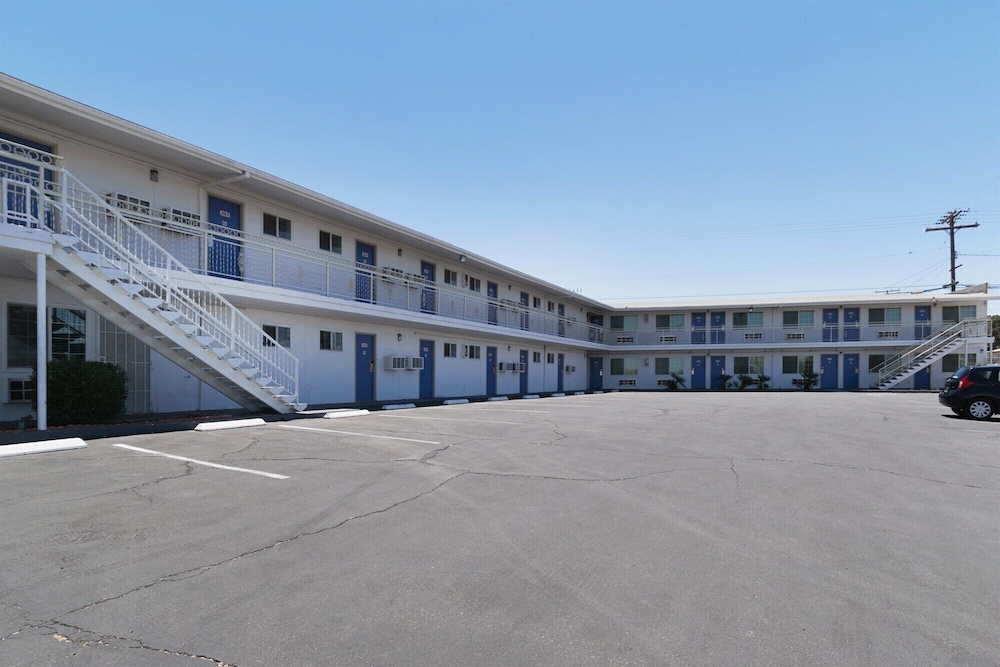 Motel6 Barstow, CA - Route 66 34/41