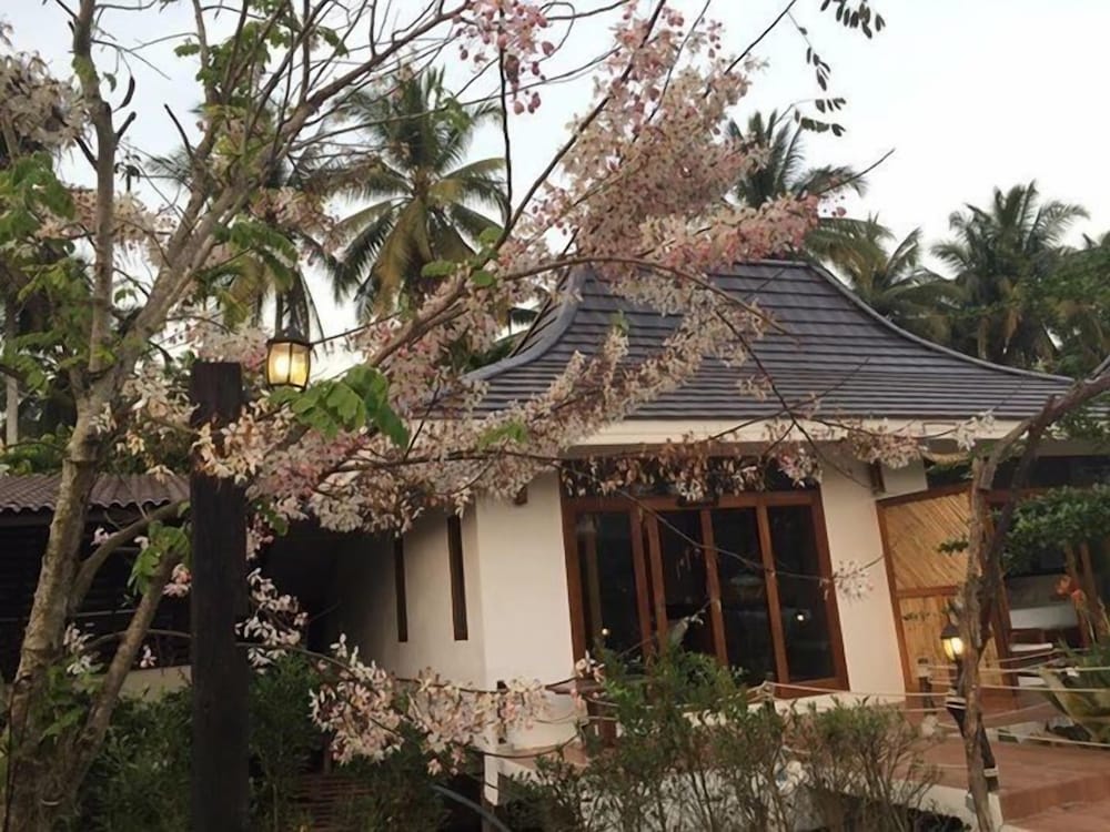 Ruean Thai Nai Bang By Pansak Resort 12/66