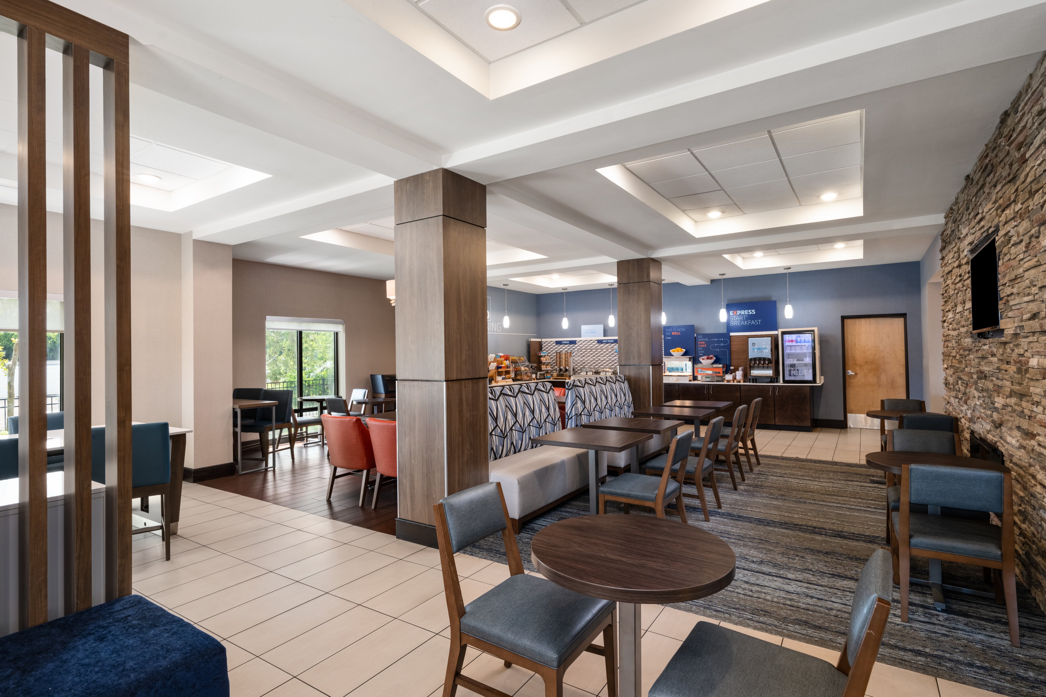 Holiday Inn Express Hotel And Suites Orlando East Ucf Area 33/50