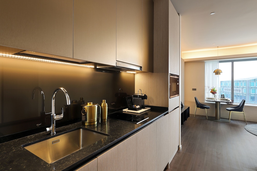 Pan Pacific Serviced Suites Orchard 64/76
