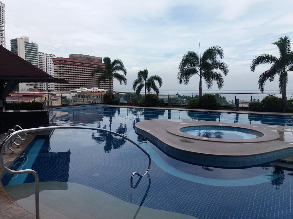Manila Lee - Malate Bayview Mansion 46/50