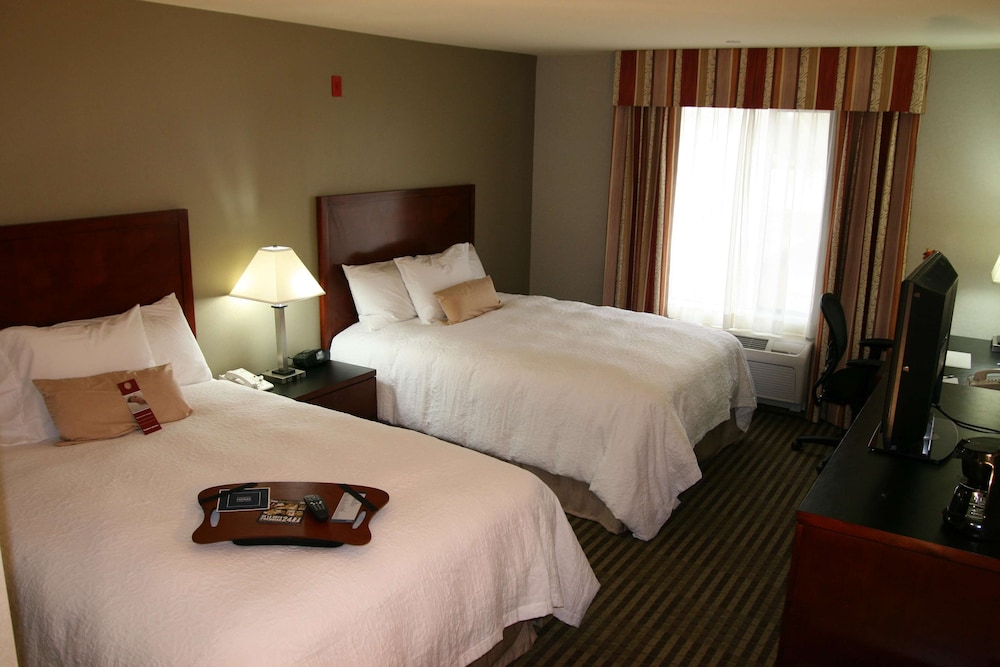 Hampton Inn Visalia 19/47