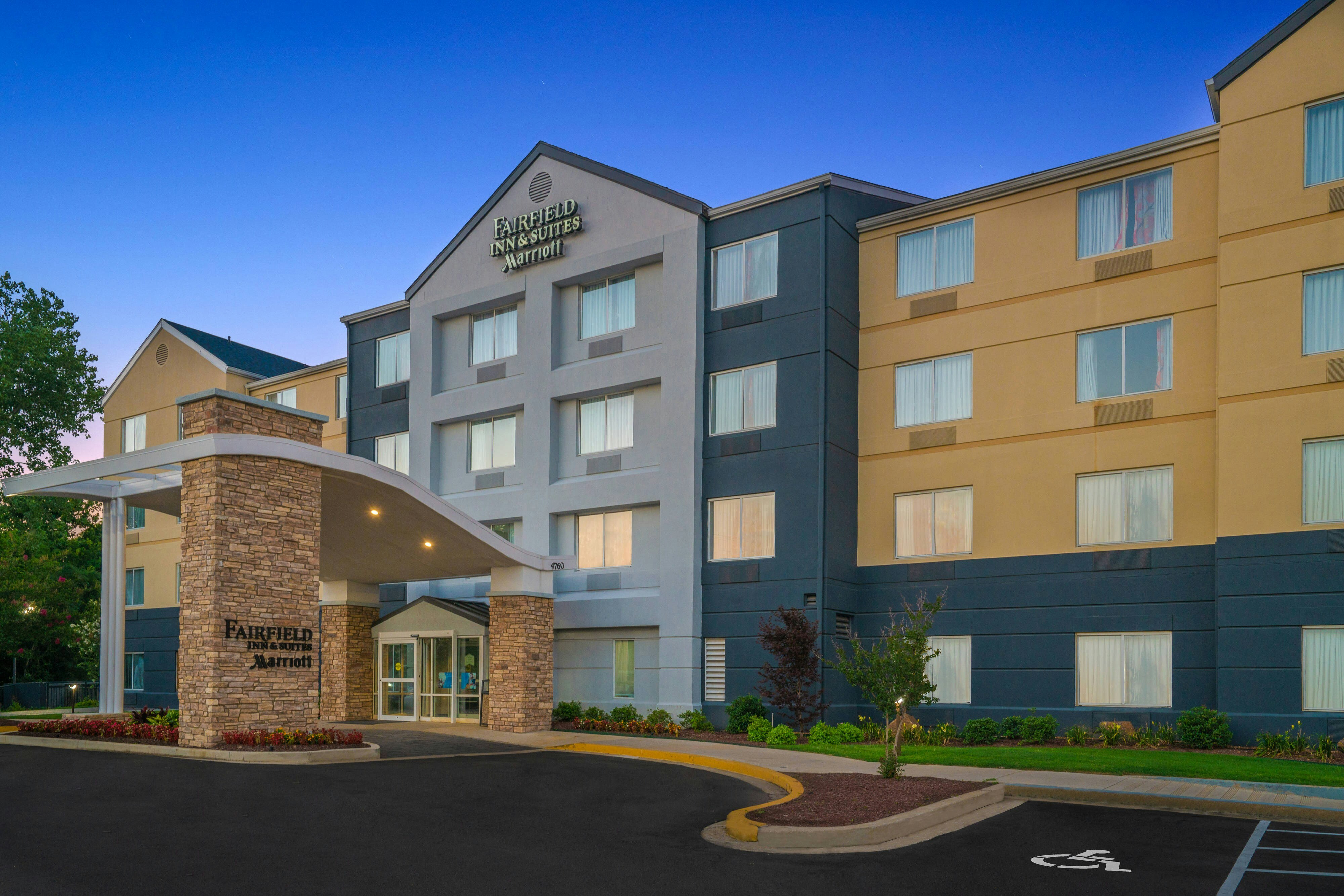 Fairfield Inn Suites Memphis I-240 Perkins 1/10