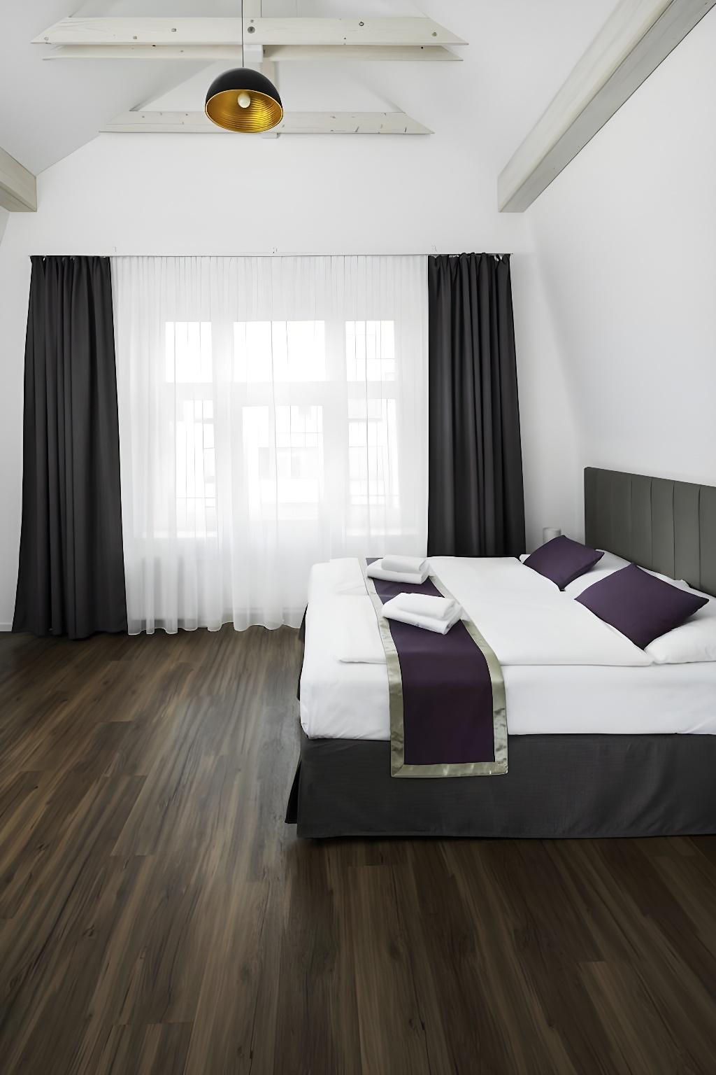 Suite, Twin Beds