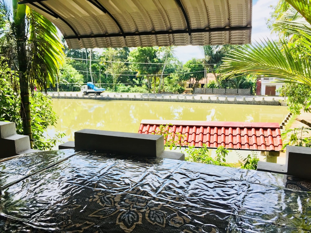 Lake View Home Stay Tangalle 7/15