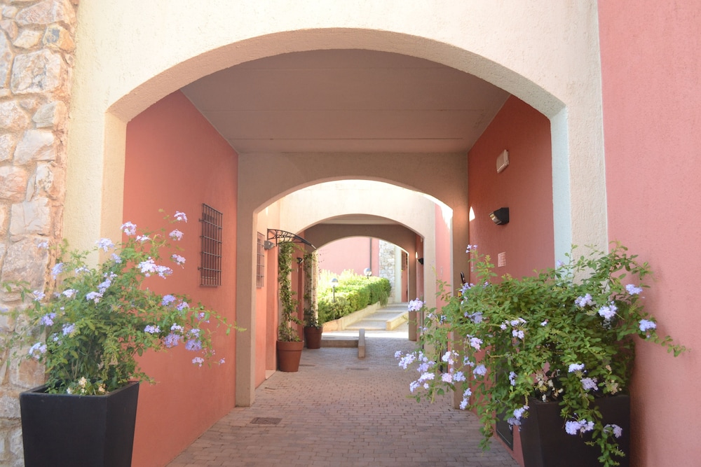 Elba Golf Apartments 7/62