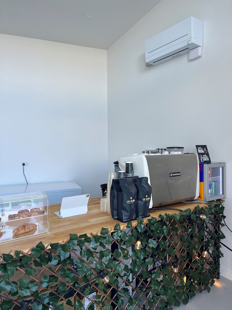 Manha Hotel Auckland Airport 24/26