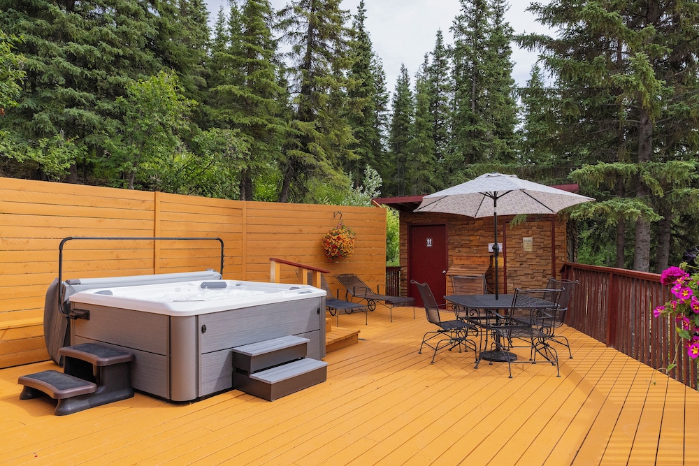 Denali Crow s Nest Cabins 30/48