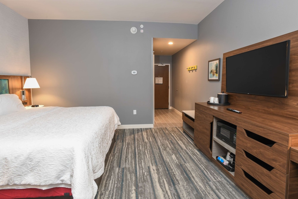 Hampton Inn and Suites Cincinnati Liberty Township 21/49