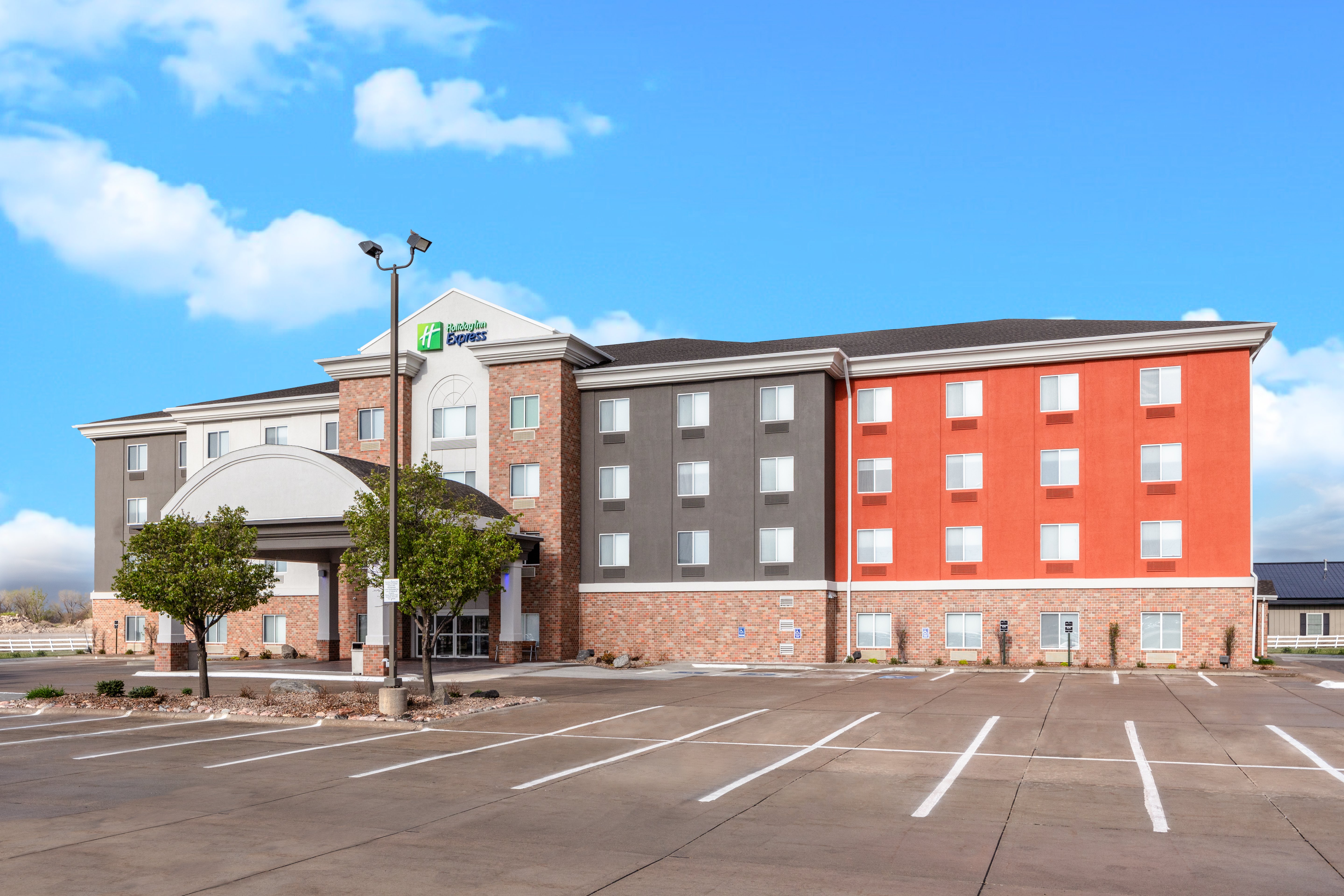 Holiday Inn Express Kearney 66/72