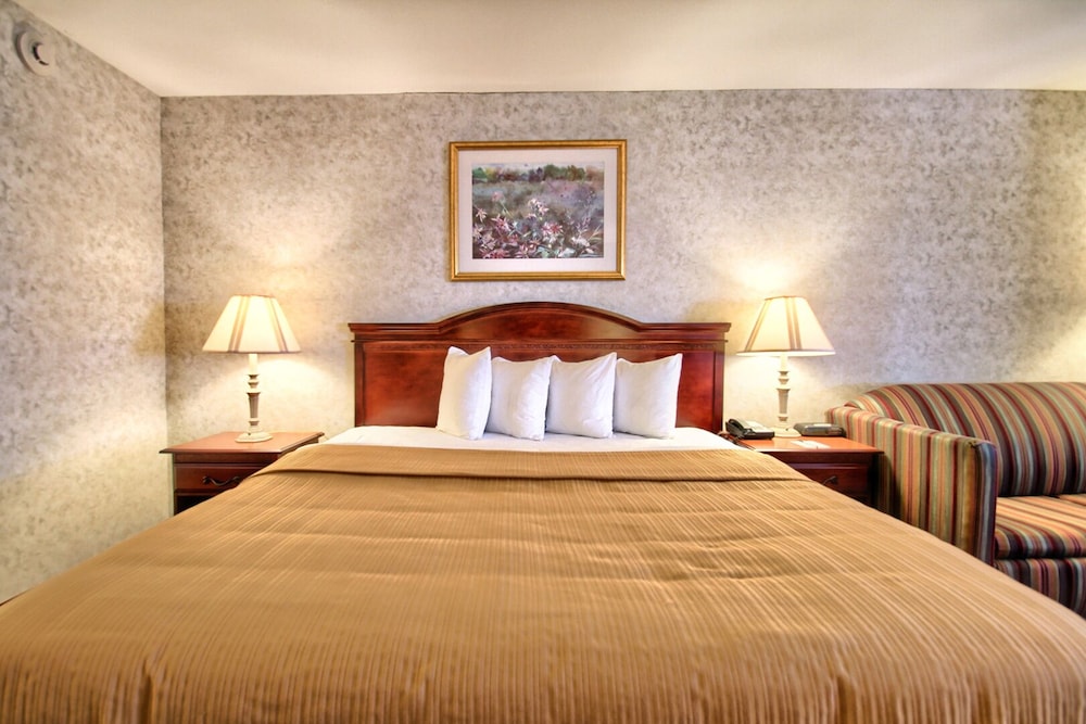 Quality Inn Enola - Harrisburg 11/60