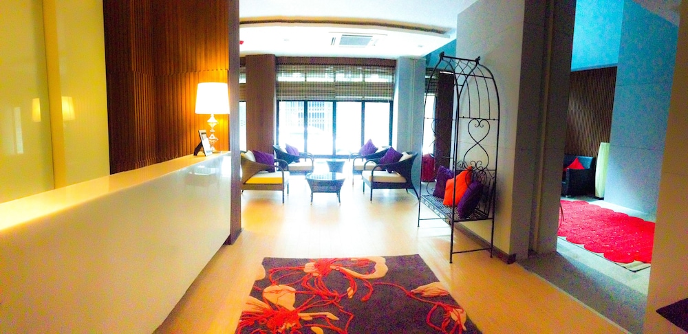 iCheck inn Gems Silom 35/45