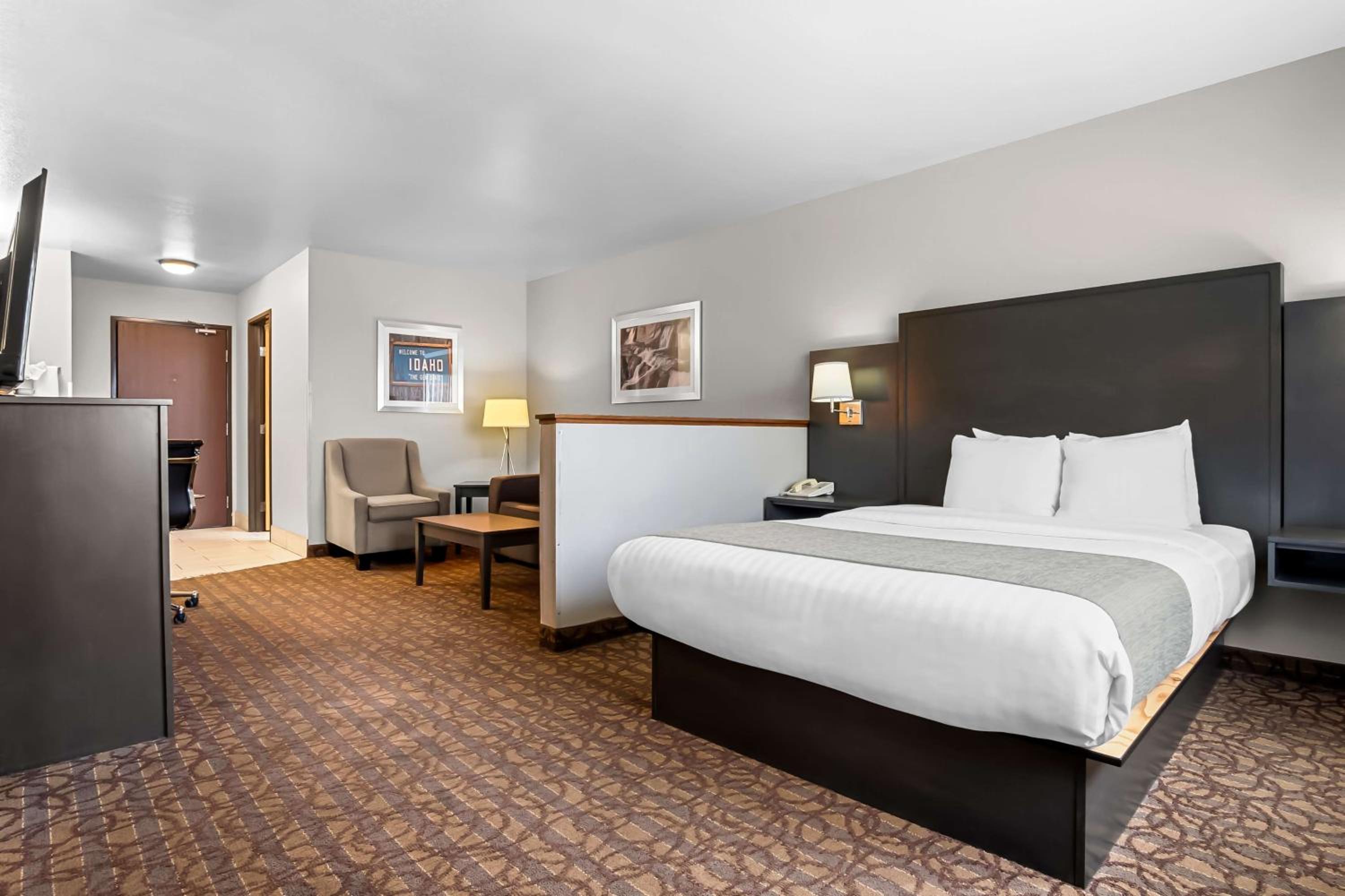 غرفة ديلوكس بسرير كينج، Best Western Sawtooth Inn & Suites 2/4