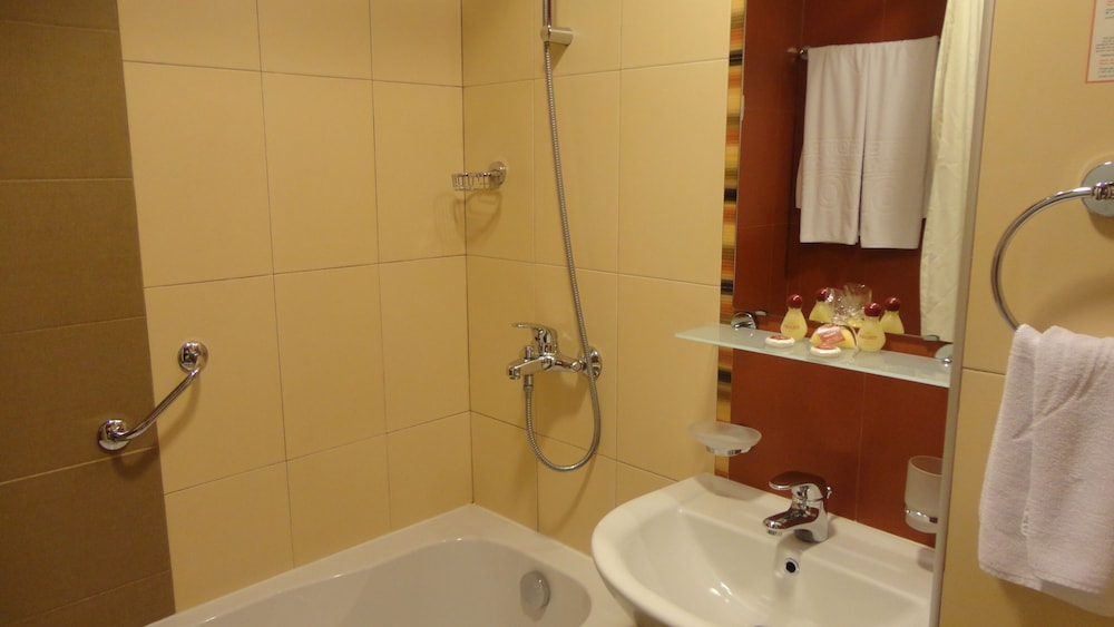 Hotel Favorit 49/50