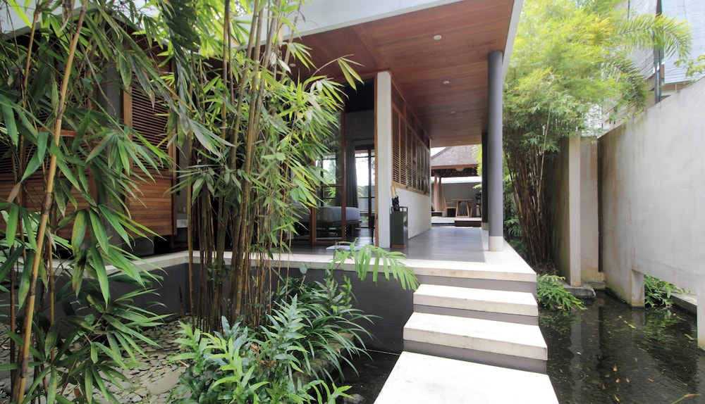 Tegal Sari Accommodation 35/50