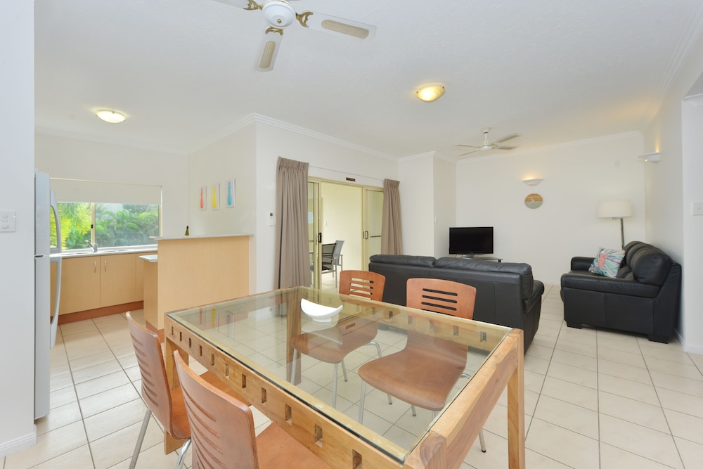Central Plaza Port Douglas 38/63