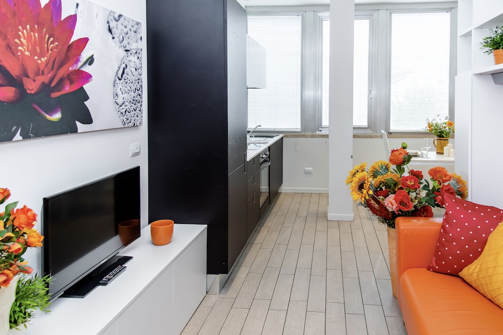 La Farina Apartments 4/33