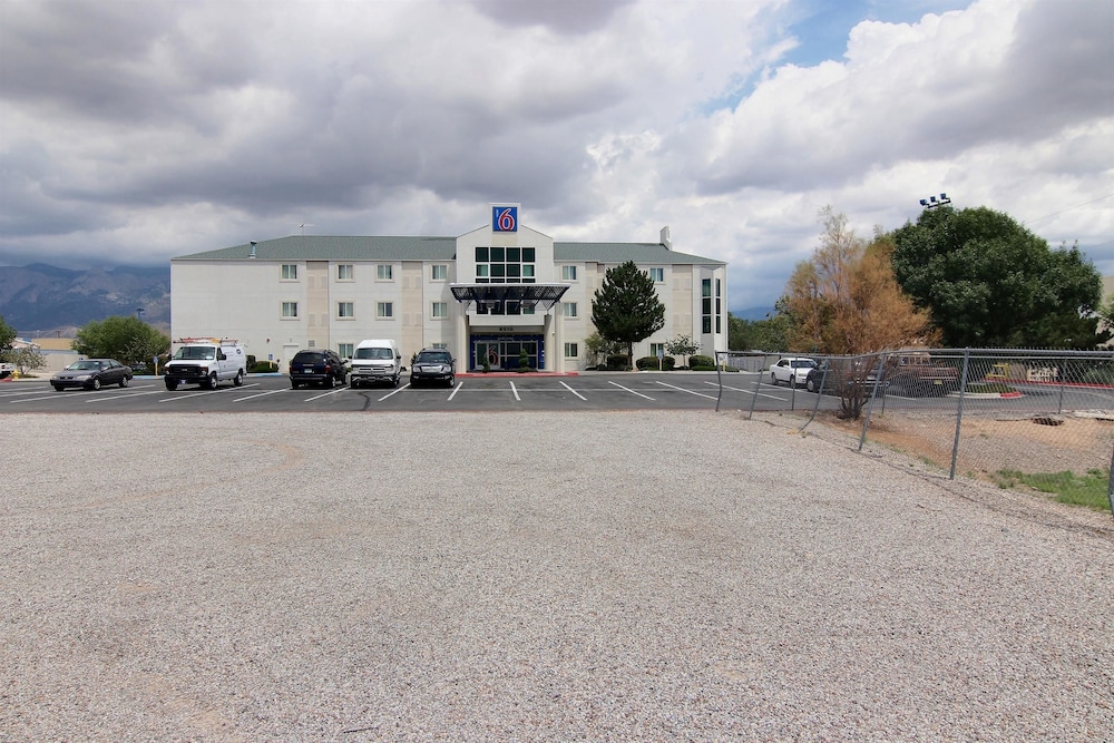 Motel6 Albuquerque, NM - North 6/62