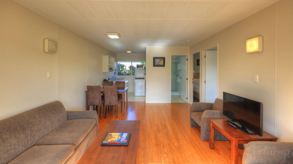 Aloha Apartments 33/61