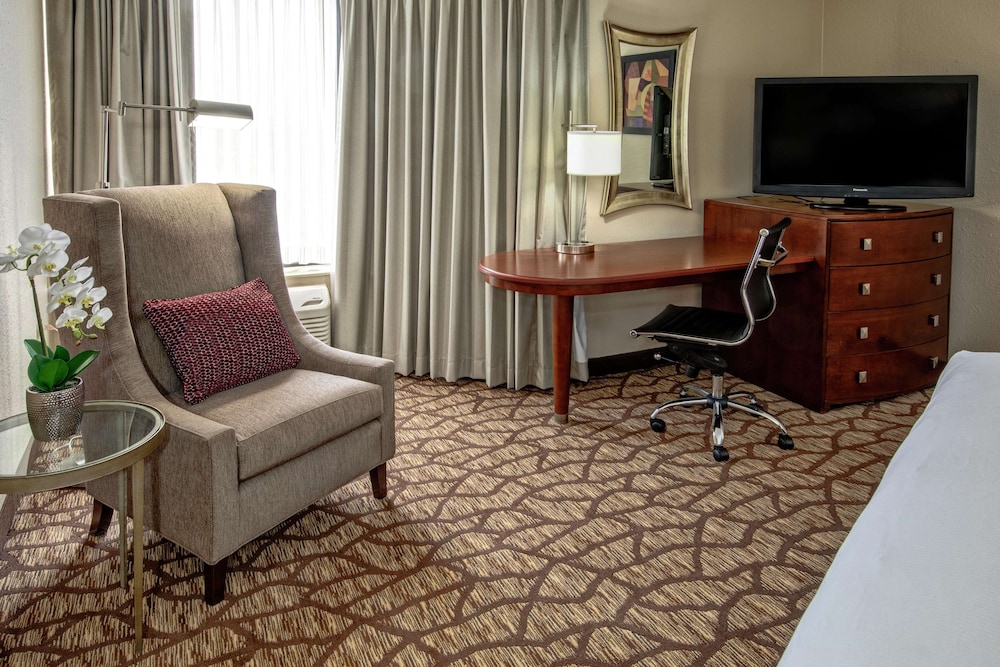 Doubletree By Hilton Hotel Jackson 52/53