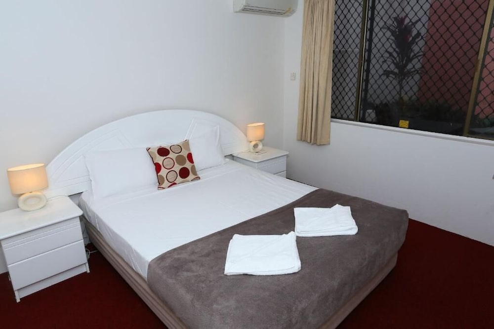 St Tropez Holiday Apartments 23/66