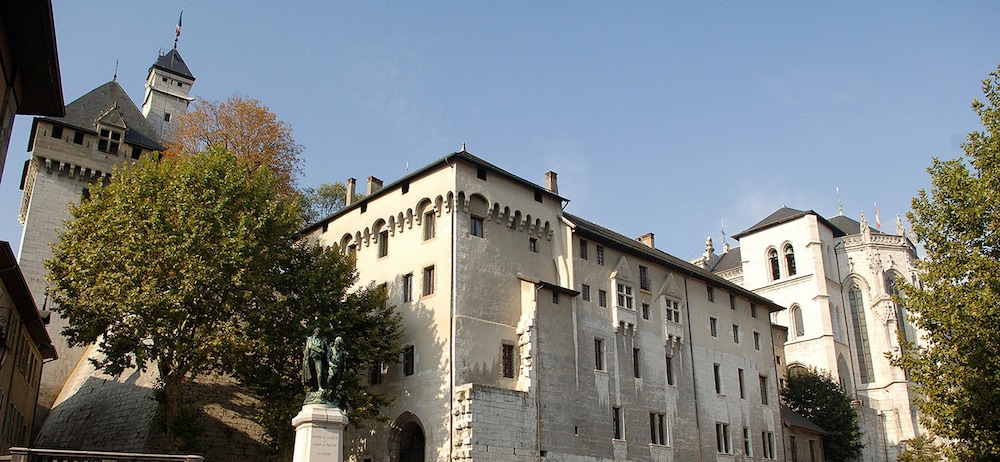 Kyriad Chambery Centre Curial 3/54