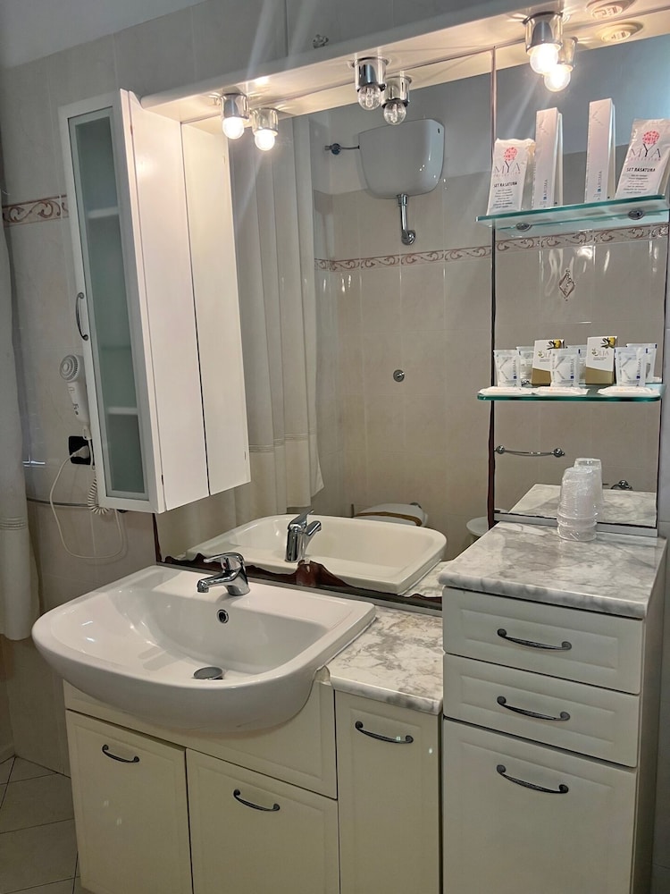 جناح جونيور بسرير مزدوج، Lungomare Hotel 7/9